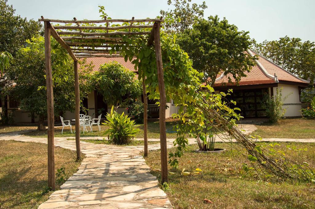 Le Flamboyant Resort Kep Exterior photo
