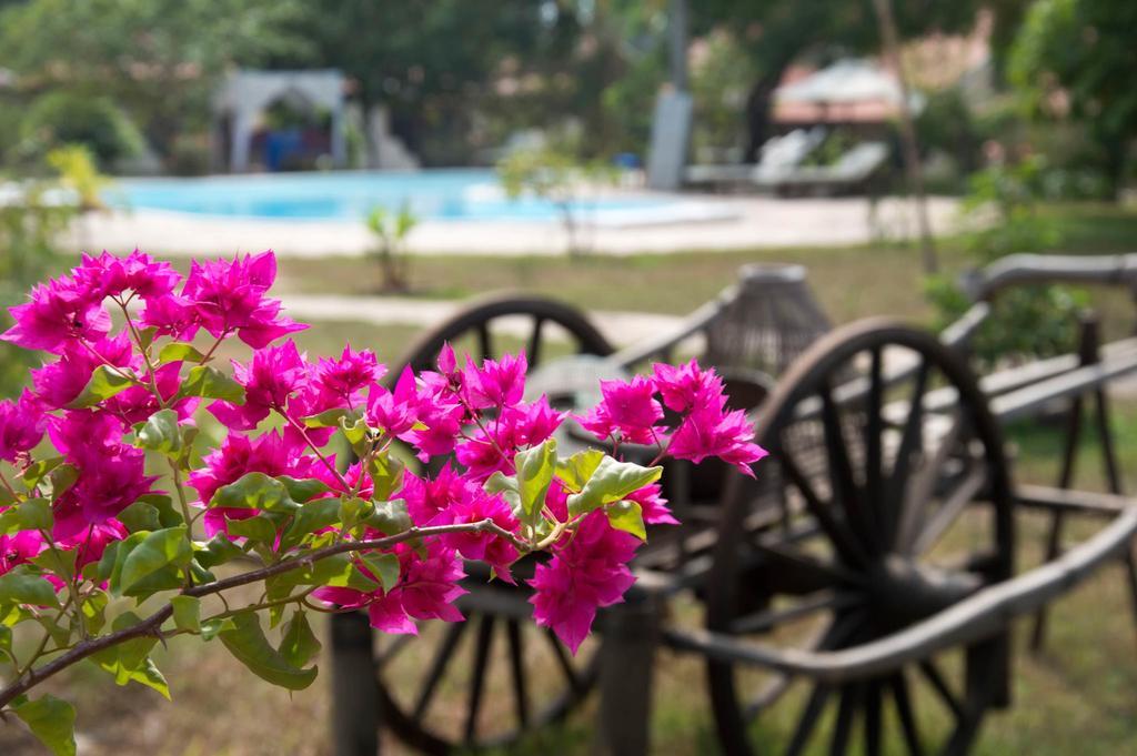 Le Flamboyant Resort Kep Exterior photo