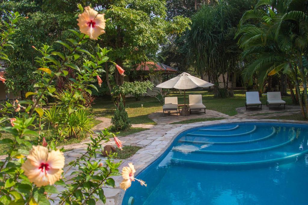 Le Flamboyant Resort Kep Exterior photo