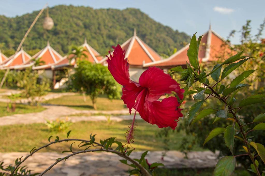 Le Flamboyant Resort Kep Exterior photo