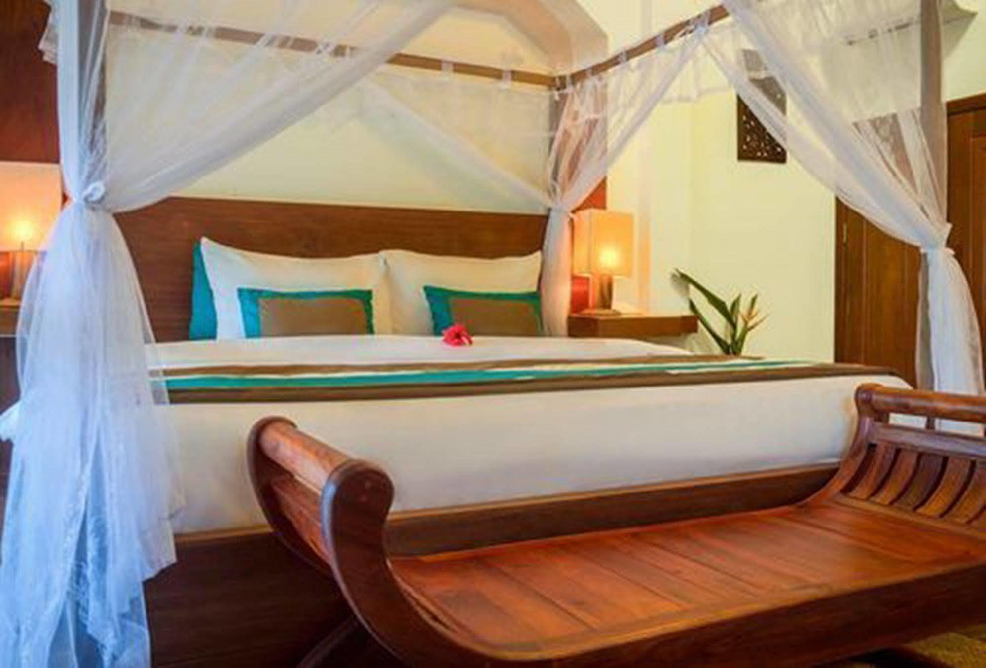 Le Flamboyant Resort Kep Exterior photo