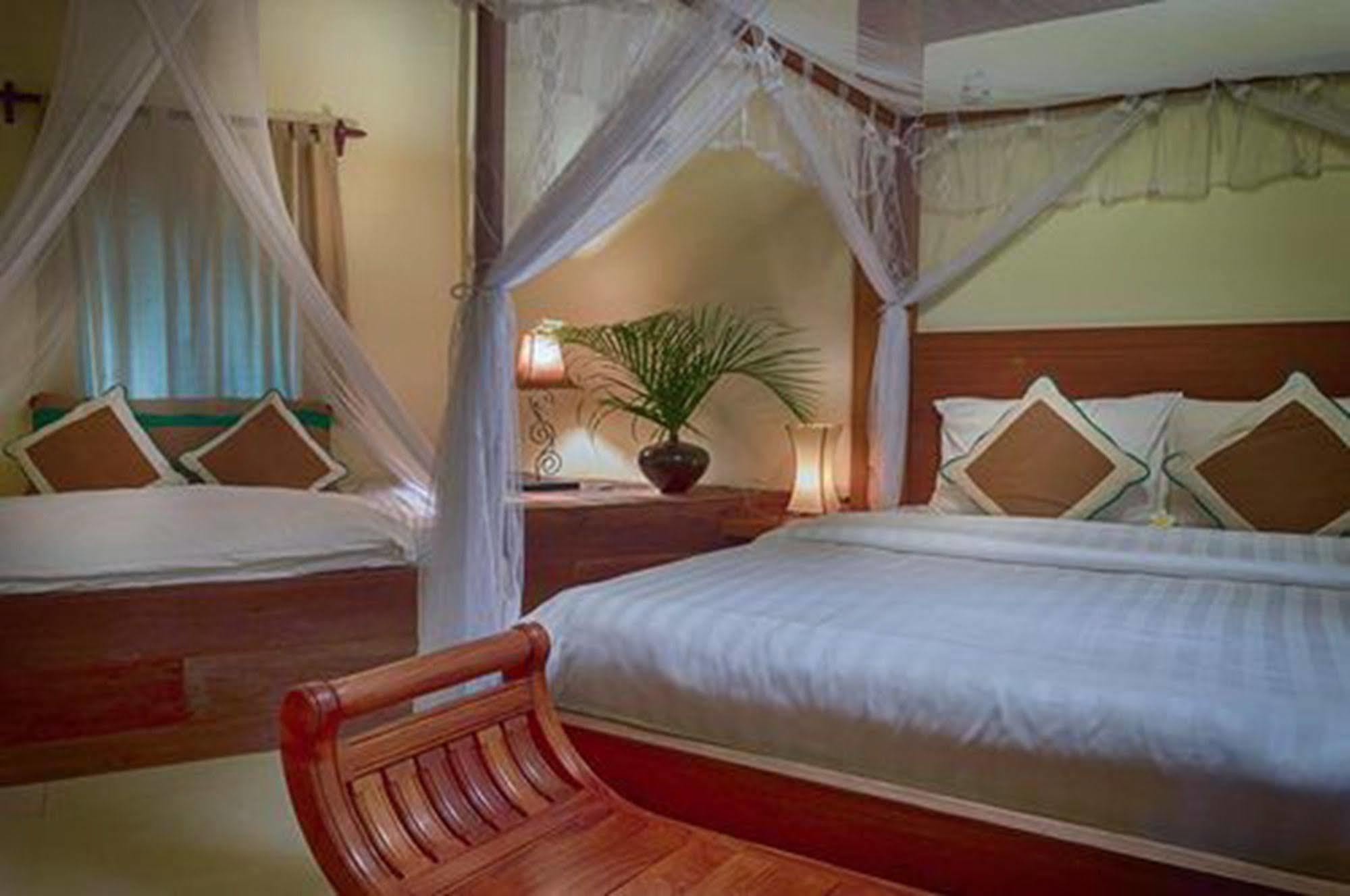 Le Flamboyant Resort Kep Exterior photo