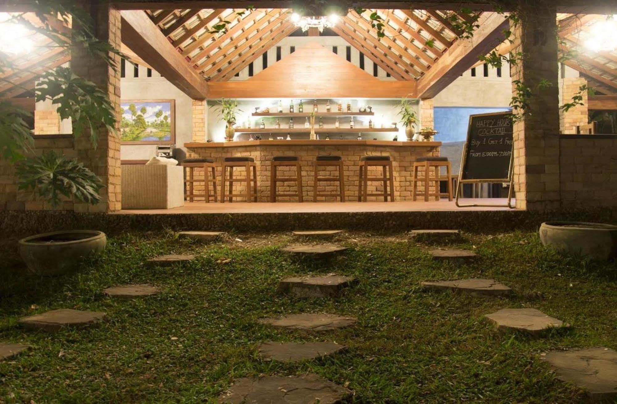 Le Flamboyant Resort Kep Exterior photo